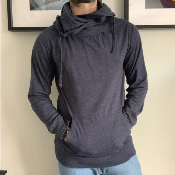 Cropp Sweatshirt - Picture 2 of 6